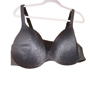 Cacique true embrace Tshirt underwire bra gray/black 46D